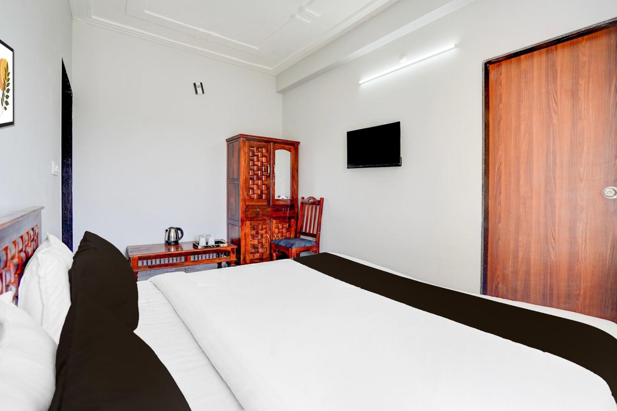 Hotel O Shree Gurukripa Khātu Buitenkant foto