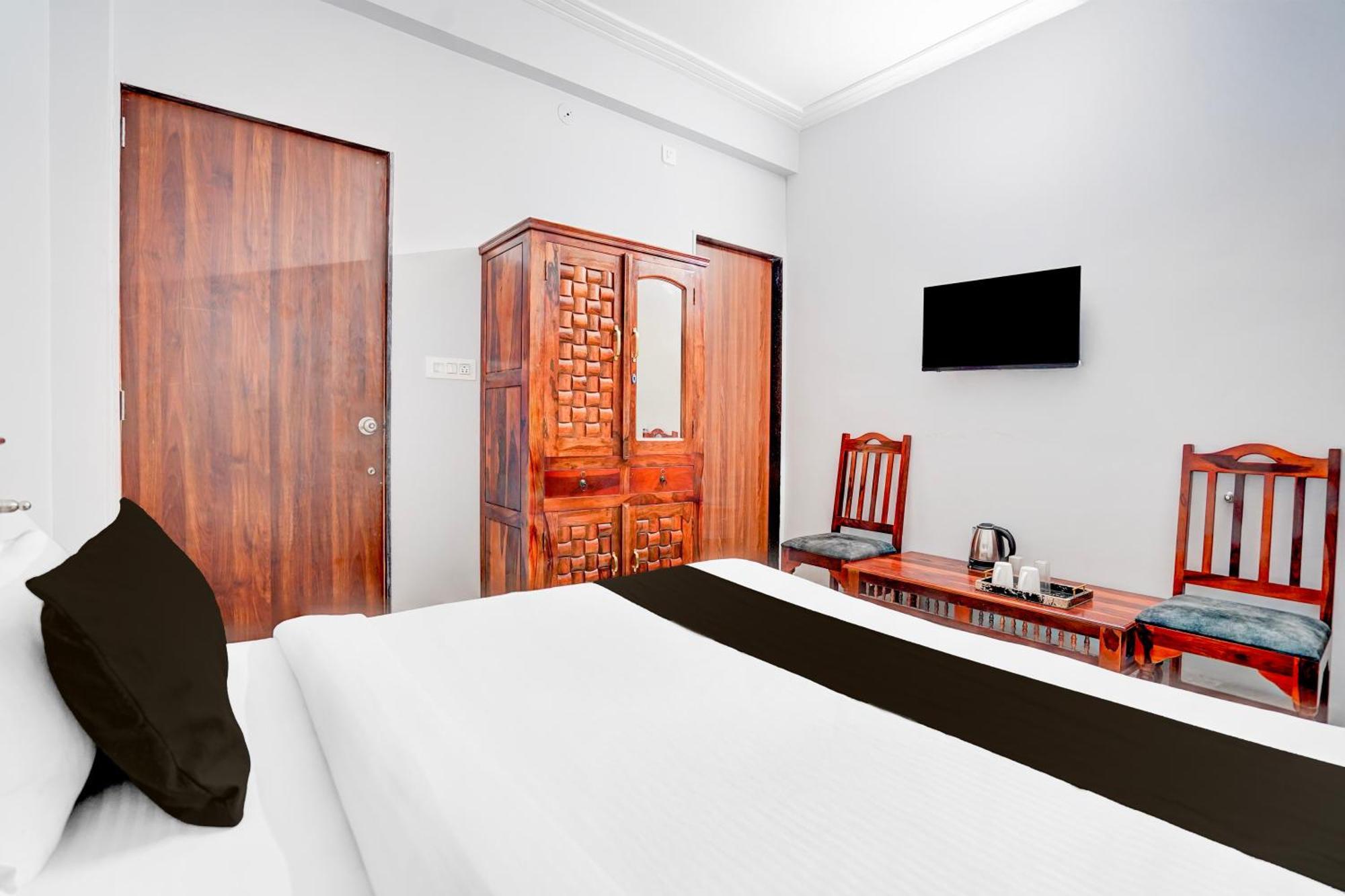 Hotel O Shree Gurukripa Khātu Buitenkant foto
