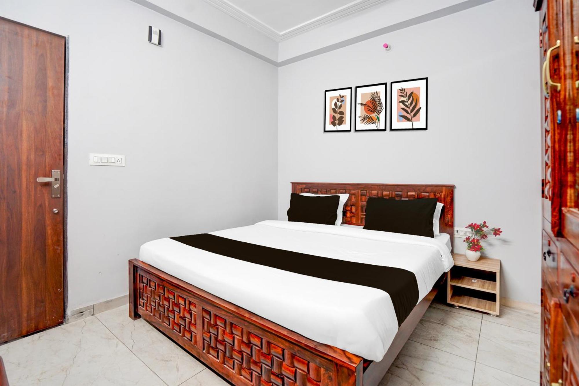 Hotel O Shree Gurukripa Khātu Buitenkant foto