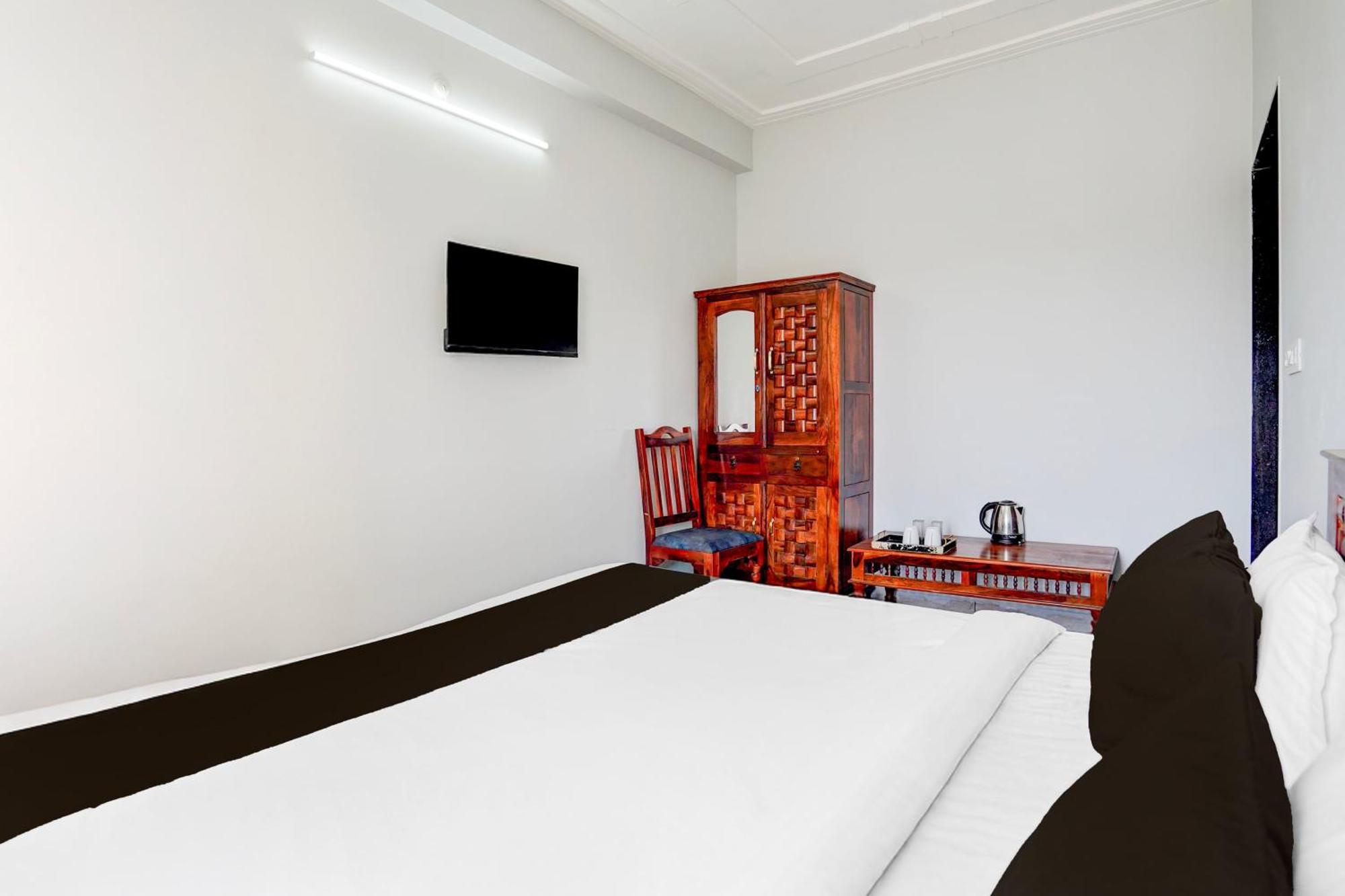 Hotel O Shree Gurukripa Khātu Buitenkant foto