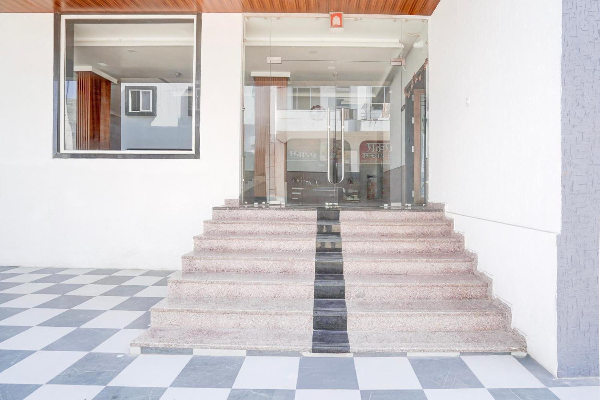 Hotel O Shree Gurukripa Khātu Buitenkant foto