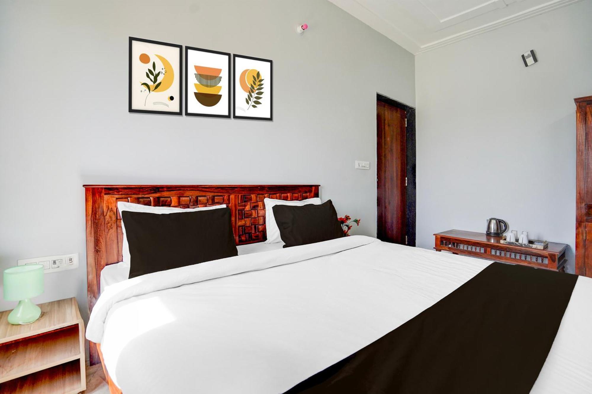 Hotel O Shree Gurukripa Khātu Buitenkant foto
